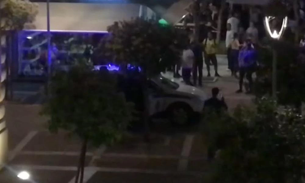 Παραλίγο να ξεφύγει η κατάσταση έξω από καφετέρια στη Καλαμάτα